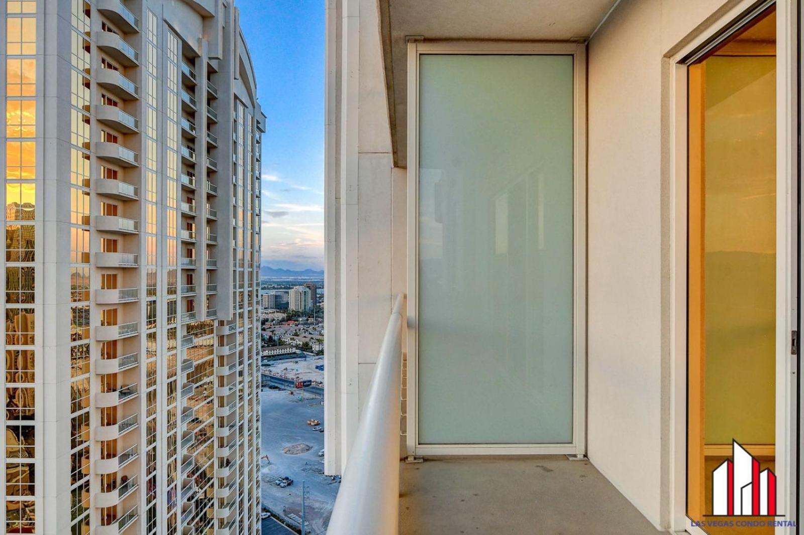 Mgm Signature-30-705 F1 Track & Strip View Balcony ลาสเวกัส ภายนอก รูปภาพ